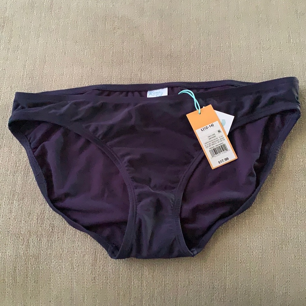 Women’s swimsuit bottoms- navy